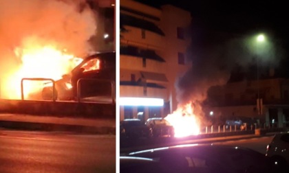Martellago, auto incendiate nella notte: nel mirino anche la statua della Madonna