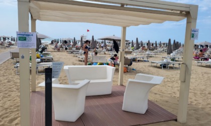 Inaugurata a Jesolo la prima Smoking Area del litorale, dopo il divieto di fumo in battigia