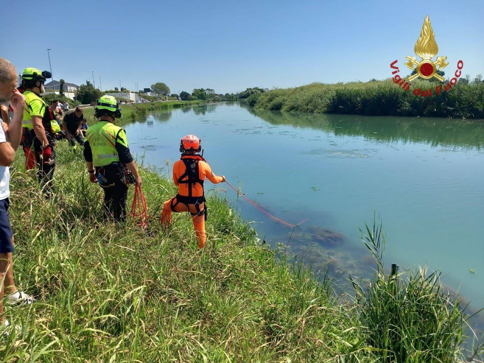 Auto nel Sile: encomio per i tre soccorritori mentre il bimbo è ancora grave