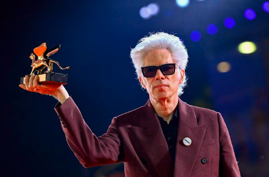 Leone d’Oro a Jim Jarmusch per “Father Mother Sister Brother”