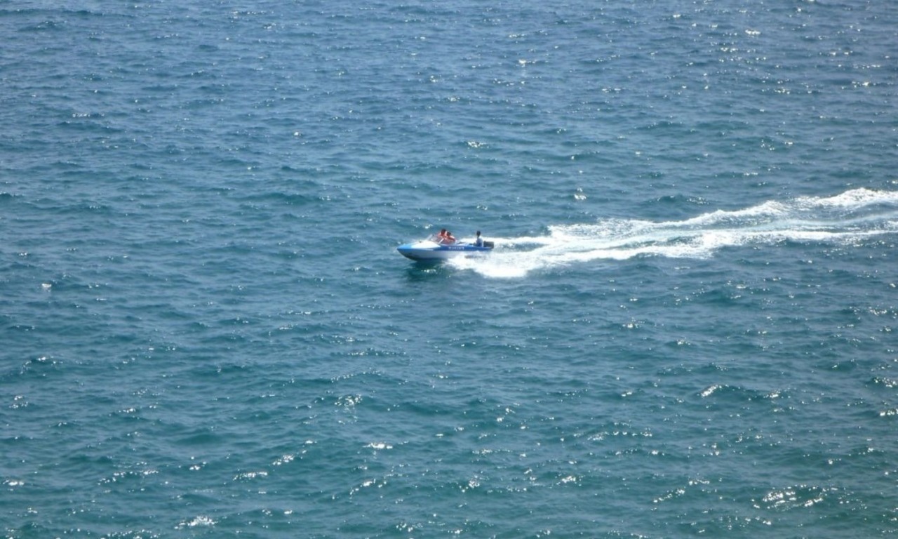 Si schiantano con la barca al rientro da un aperitivo: quattro feriti, affonda un cabinato di sette metri