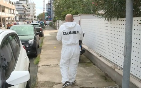 Arrestato per tentato omicidio il 24enne che ha accoltellato per caso la turista tedesca a Sottomarina di Chioggia