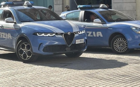 Aggredisce una passante a Mestre e tenta di strapparle la borsa