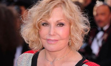 Venezia 82: Leone d’Oro a Kim Novak, tra grandi anteprime e proteste per la Palestina