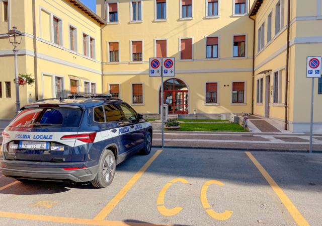 Guidava senza assicurazione e positivo all’alcoltest