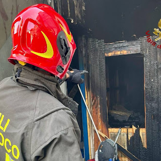 Incendio nella zona Spa di un circolo privato