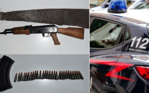 46enne arrestato per maltrattamenti alla compagna, in cantina trovato un arsenale di guerra