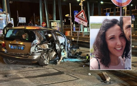 Auto si schianta contro il casello di Mira, morta a 41 anni la conducente