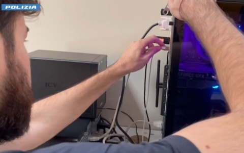 52enne di Venezia creava immagini pedopornografiche con l’intelligenza artificiale