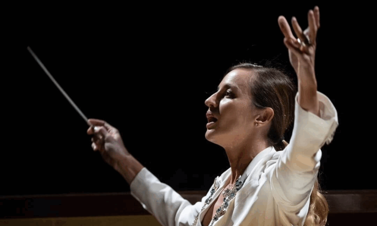 Beatrice Venezi rinuncia al Festival delle idee di Mestre: “Contro di me solo accuse ingiustificate”
