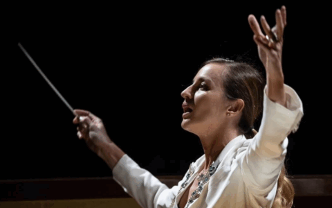 Beatrice Venezi rinuncia al Festival delle idee di Mestre: “Contro di me solo accuse ingiustificate”
