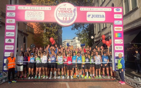 Venicemarathon 2025: record di 20.500 partecipanti e trionfi etiopi per Deribe Robi e Ashumar Zebenay