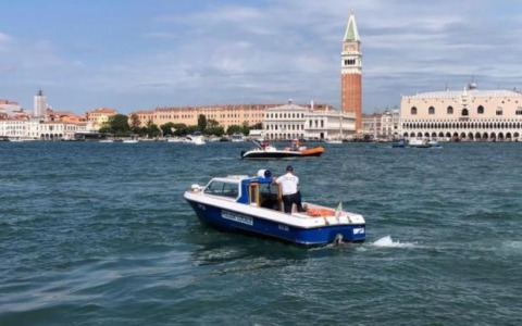Navigazione pericolosa in Laguna: 17enne deferito all’Autorità Giudiziaria