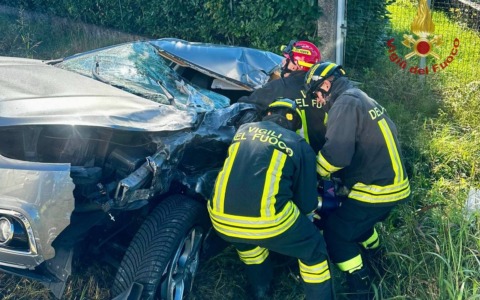 Grave incidente lungo la SS14: elitrasportato a Mestre un anziano coinvolto