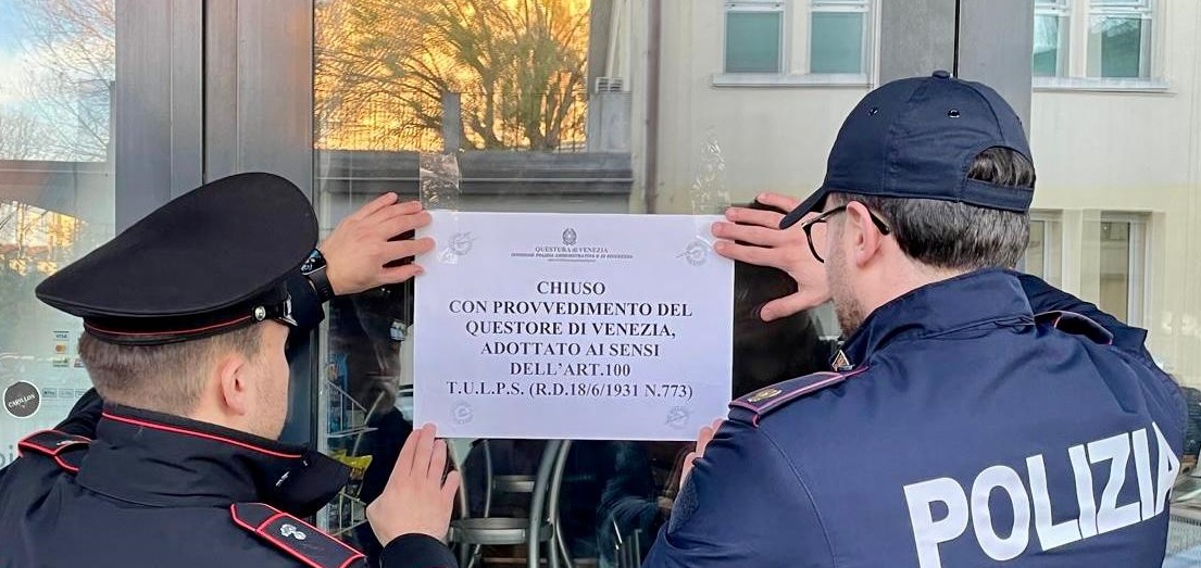 Ritrovo di pregiudicati nel bar del lido di Venezia: sospeso per dieci giorni