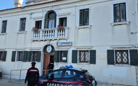 29enne maltrattava la madre: non poteva più avvicinarsi, ma è stato trovato a casa sua
