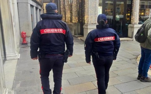 Venezia preda dei borseggi: rintracciata in Svizzera 38enne che faceva parte di una banda organizzata