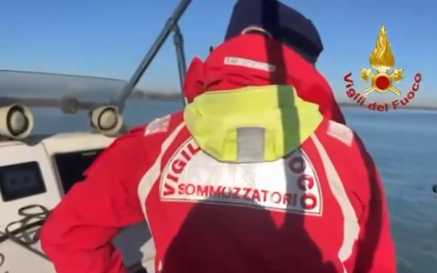 Venezia, continuano le ricerche del pescatore disperso a Punta Sabbioni