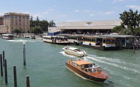 Capodanno 2026, treni straordinari da Venezia Santa Lucia per rientri sicuri in tutto il Veneto