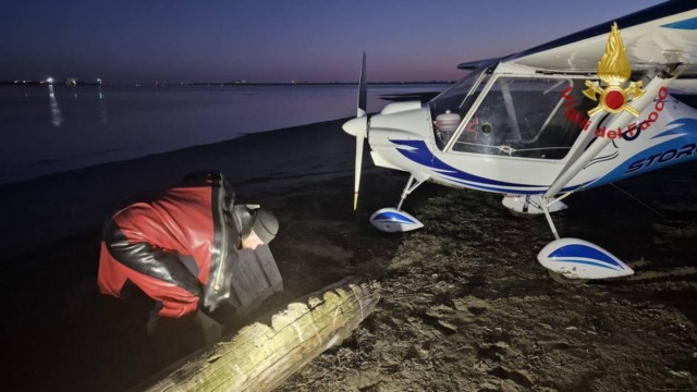Atterraggio d’emergenza per un ultraleggero nell’isola di Sant’Erasmo
