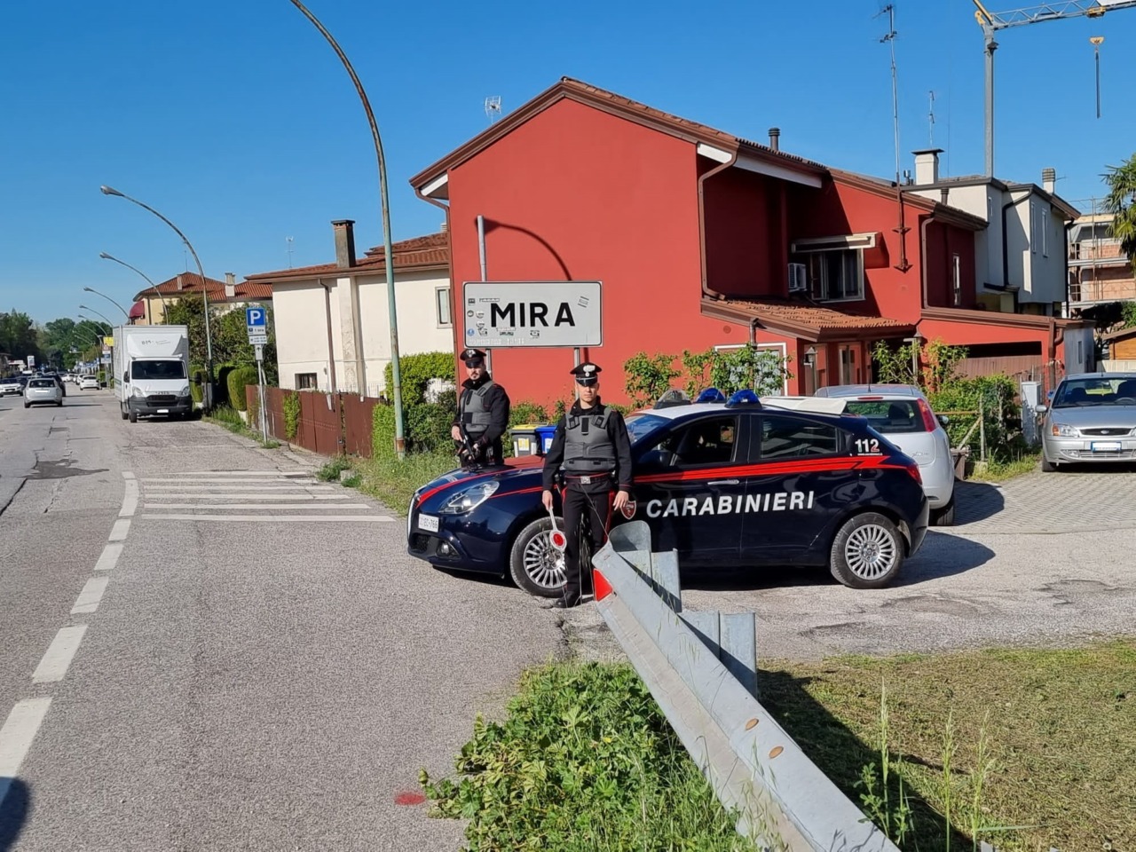 Perseguitava l’ex-compagna con messaggi e minacce, 39enne non si può più avvicinare a lei