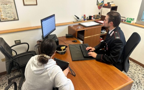 Perseguita la ex per anni dopo la fine della relazione: contestato anche episodio al ristorante