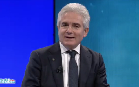 “Medici e Medicina”: una panoramica sulla tiroide e i suoi disturbi con l’endocrinologo