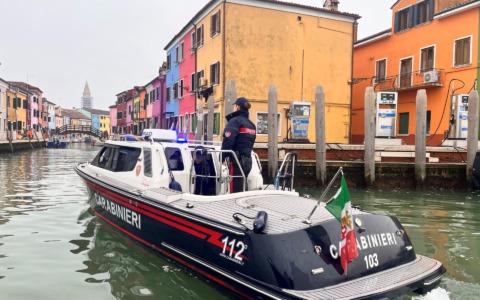 Controlli a Burano: sequestrato taxi senza certificato di navigabilità