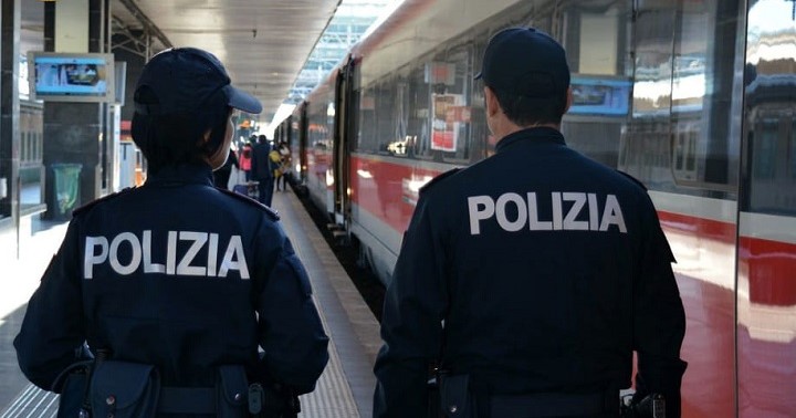 “Come mai hai tutti questi gioielli?”: truffatore fermato in stazione a Mestre poco prima di salire su un treno