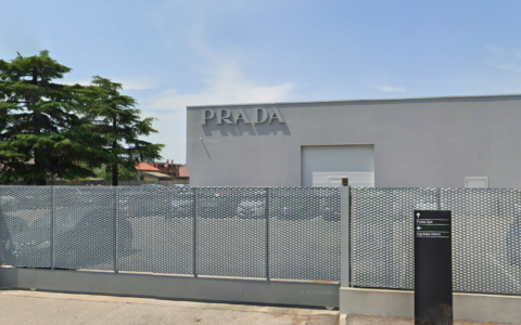 Irruzione alla fabbrica di Prada: rubate centinaia di scarpe per un colpo a sei cifre
