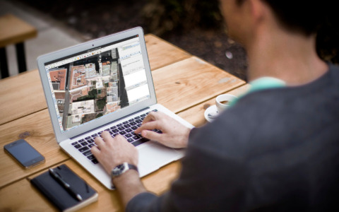 Ricerca università Ca’ Foscari: il lavoro ibrido aumenta la produttività aziendale se guidato dalla fiducia