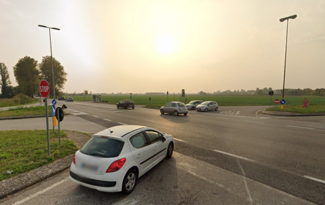 Schianto tra due auto a Levada di Ceggia: morta una 55enne