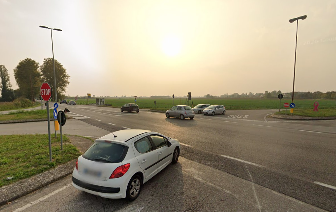 Schianto tra due auto a Levada di Ceggia: morta una 55enne