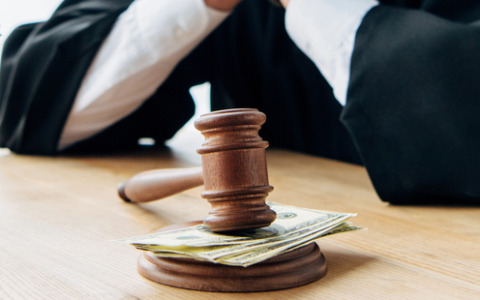 Diritto bancario e finanziario: mutui, fideiussioni e rapporti con gli intermediari sono materia di tutela